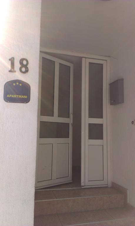 Apartmani Ilic Херцег-Нови Экстерьер фото